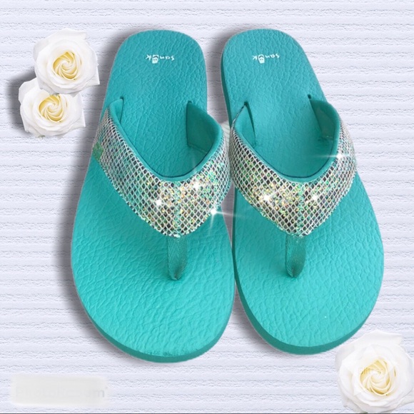sanuk girls flip flops